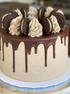 2bc0fe26-a892-485d-bd42-d597e11f6eb9.webp Oreo Cake